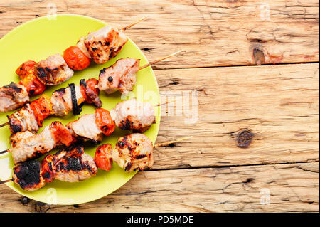 Gegrillte Shish Kebab oder schaschlik auf Spieße. Fast food. BBQ Stockfoto