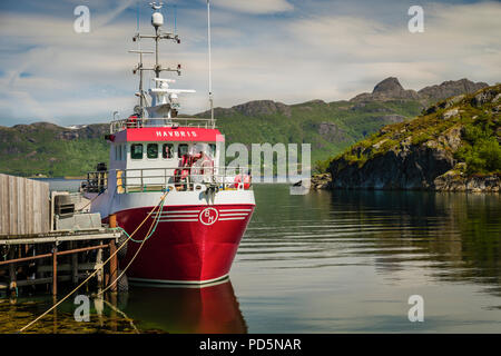 Fischereifahrzeug auf Kilboghavn, Norwegen vertäut. Stockfoto