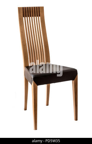 Hohe zurück modern Dining Chair mit Ledersitz, isoliert auf Weiss. Stockfoto