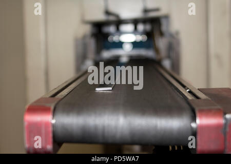 Flachstahl Metallbearbeitung Bau Industrie Produktion automatisierte Arbeitsbereich Stockfoto