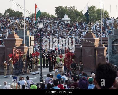 Wagah-Attari Grenze Zeremonie. Grenze zwischen Indien und Pakistan über 29 km von Amritsar und 22 aus Lahore, Juni 2018 Stockfoto