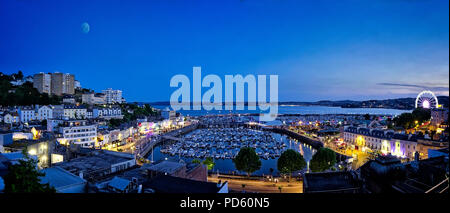 De - Devon: Einbruch der Nacht über der Hafen von Torquay Stockfoto