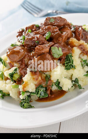 Traditionelle Rinderragout mit Colcannon Kartoffeln Stockfoto