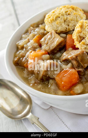 Traditionelle Irish Stew Tellergericht Stockfoto