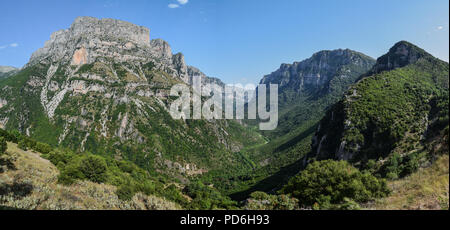 Die Vikos Schlucht im Norden Griechenlands ist die tiefste Schlucht in der Welt in das Guinness Buch der Rekorde aufgeführt. Stockfoto