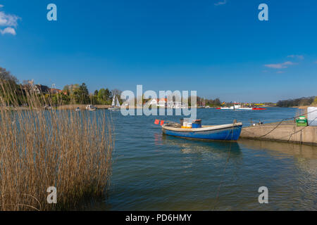 Schlei, Schlei Fähre, offene Fischerboot, verbinden die Landschaften Schwansen und Angeln, Missunde, Schleswig-Holstein, Deutschland, Europa Stockfoto