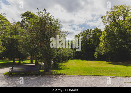 DUBLIN, Irland - August 4th, 2018: Blick auf die Iveagh Gardens in Dublin City Center shot in vollen Sommer Stockfoto