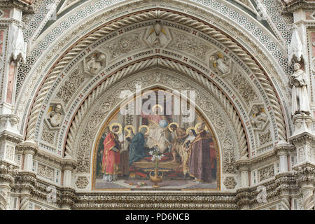 Jesus Christus durch den Heiligen im Mosaik über dem Hauptportal der Kathedrale von Florenz (Duomo di Firenze) in Florenz, Toskana, Italien dargestellt umgeben. Stockfoto