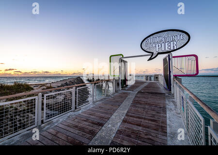 South Pointe Park Strand bei Sonnenaufgang Stockfoto