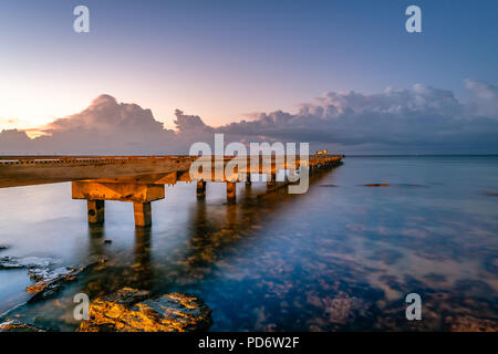 Dawn von der Higgs Beach Pier Stockfoto