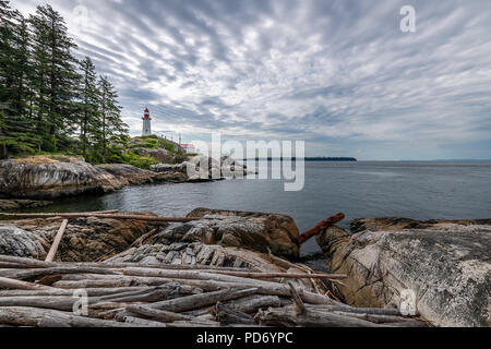 Point Atkinson Leuchtturm am Mittag Stockfoto