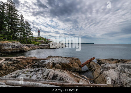 Point Atkinson Leuchtturm am Mittag Stockfoto