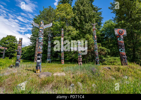 Stanley Park Totempfähle in der Nähe des Brockton Point Stockfoto