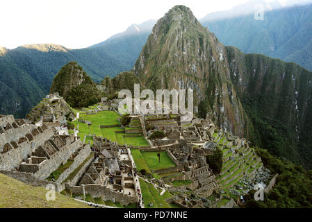 Nahaufnahme von Machu Picchu (UNESCO-Weltkulturerbe) in den frühen Morgen. Aguas Calientes, Peru. Jun 2018 Stockfoto