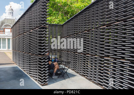 Serpentine Gallery jährliche Sommer Pavillon entworfen von mexikanischen Frida Escobedo. 2018 London, England, Vereinigtes Königreich, Europa Stockfoto