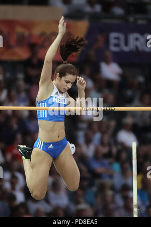 Berlin, Deutschland. 07 Aug, 2018. 07.08.2018, Berlin: Leichtathletik: Europameisterschaften im Olympiastadion. Stabhochsprung, Frauen, Qualifikation: Ekaterini Stefanidi aus Griechenland. Quelle: Michael Kappeler/dpa/Alamy leben Nachrichten Stockfoto