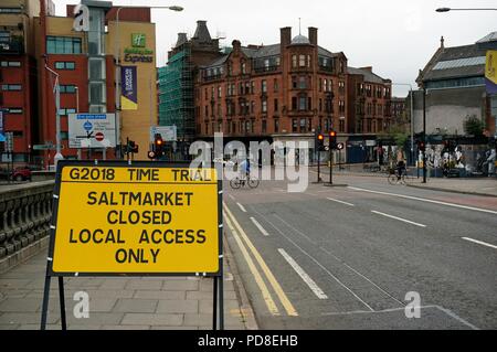 Glasgow, UK, 8. August 2018, Straßensperrungen in und um Glasgow zu intensivieren durch Zeitfahren im Straßenverkehr Radfahren und in der Vorbereitung für mens Straße Rennen als Teil der Europäischen Meisterschaften 2018. Credit: Pawel Pietraszewski/Alamy leben Nachrichten Stockfoto