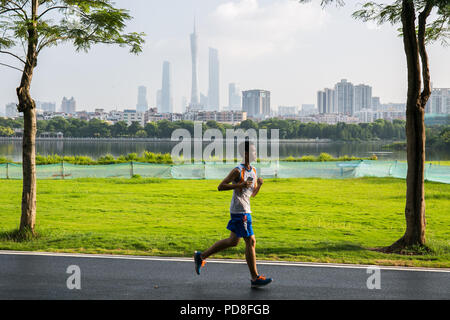 Guangzh, Guangzh, China. 8 Aug, 2018. Guangzhou, China - Landschaft von Haizhu Lake National Wetland Park in Guangzhou, Provinz Guangdong im Süden Chinas. Credit: SIPA Asien/ZUMA Draht/Alamy leben Nachrichten Stockfoto