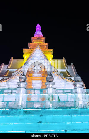 Shenzhen, Shenzhen, China. 8 Aug, 2018. Harbin, China - verschiedene Eisskulpturen können an der Harbin Laterne in Harbin gesehen, im Nordosten der chinesischen Provinz Heilongjiang. Credit: SIPA Asien/ZUMA Draht/Alamy leben Nachrichten Stockfoto