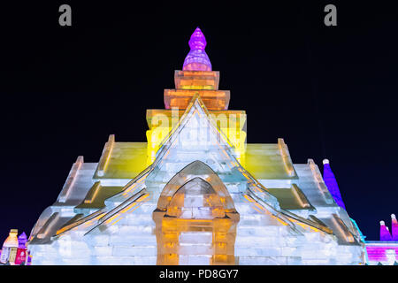 Shenzhen, Shenzhen, China. 8 Aug, 2018. Harbin, China - verschiedene Eisskulpturen können an der Harbin Laterne in Harbin gesehen, im Nordosten der chinesischen Provinz Heilongjiang. Credit: SIPA Asien/ZUMA Draht/Alamy leben Nachrichten Stockfoto