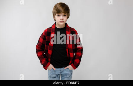 Teenager in modischer Kleidung Stockfoto