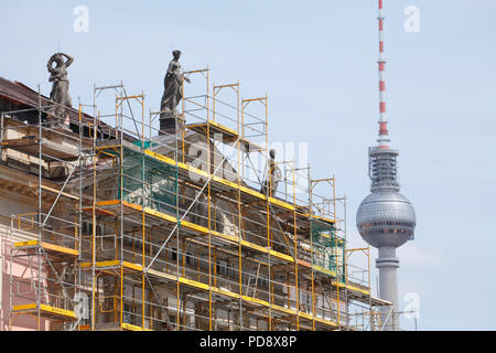 DEU, Deutschland, Berlin: Baustelle Staatsoper Unter den Linden in Berlin-Mitte | DEU, Deutschland, Berlin: Staatsoper Unter den Linden, Bau S Stockfoto