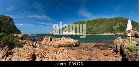 "Die Köpfe", der Eingang der Lagune von Knysna an der Garden Route in der Western Cape Provinz, in Südafrika. Stockfoto