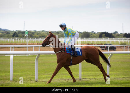 Ffos Las Pferderennbahn, Trimsaran, Wales, UK. Dienstag, 24. Juli 2018. Operative (Jockey Callum Shepherd) J Edwards Sellars Investitionen Handicap Stockfoto