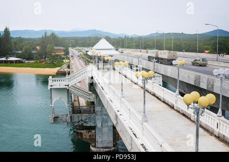 Phuket, Thailand - 27 Okt 2017: Sarasin Brücke Phuket ist die erste Brücke gebaut, die Insel Phuket auf dem Festland der Provinz Phang Nga. Diese Stockfoto