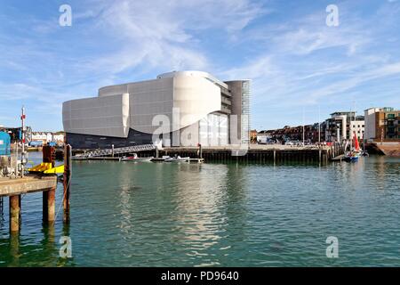 Äußere des Ben Ainslie racing Hauptsitz in den Alten Hafen von Portsmouth Hampshire England Großbritannien Stockfoto