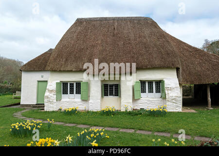 Die traditionellen strohgedeckten Häuschen, in der Nähe von Truro, Cornwall, England, Großbritannien, Großbritannien. Stockfoto