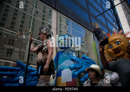 Umweltgruppen sammeln für eine grüne Zukunft Energie bis März. Philadelphia, PA, 2. August 2018 Stockfoto