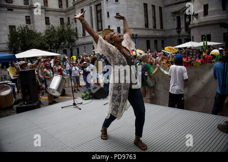 Umweltgruppen sammeln für eine grüne Zukunft Energie bis März. Philadelphia, PA, 2. August 2018 Stockfoto