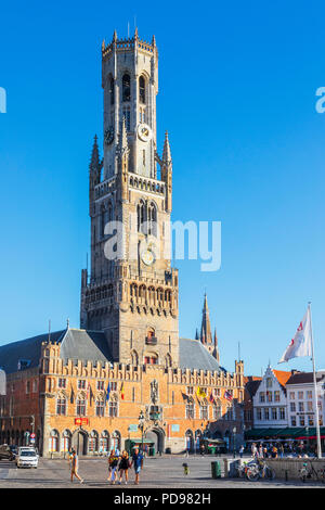 Iconic Belfried von Brügge, 83 Meter hohen (272 ft) in Place de Bruges, Brugge, Belgien. Der Glockenturm früher das Treasury und Markt untergebracht Stockfoto