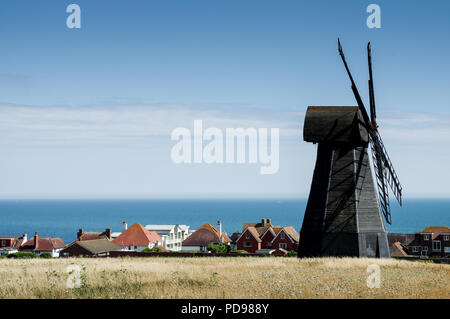 Rundumleuchte Mühle (oder Neue Mühle) - einem denkmalgeschützten Kittel Mühle in Rottingdean, East Sussex an einem sonnigen Sommertag Stockfoto