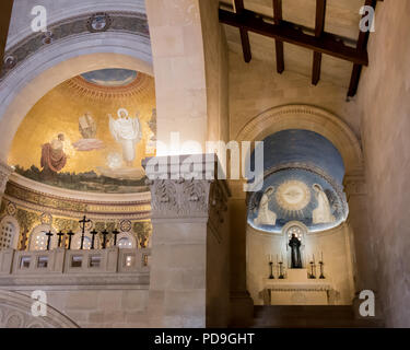 Berg Tabor, Israel, 19. Mai 2018: die Verklärung Jesu auf dem Berg Tabor. Franziskaner Kirche 1924 erbaut auf den Ruinen der Byzantinischen und Kreuzfahrer. Osteuropa Stockfoto