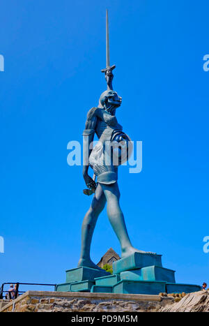 "Verity' aus Edelstahl und Bronze Statue von Damien Hirst in Ilfracombe, Devonshire, England. Stockfoto