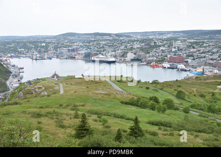 Blick auf St. John's, Neufundland und Labrador, Kanada von Signal Hill. Juli, 2018 Stockfoto