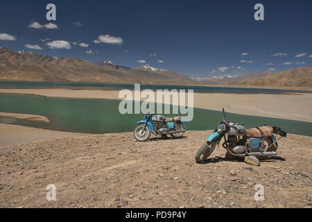 Emerald Lake Yashilkul, Pamir Highway, Tadschikistan. Stockfoto