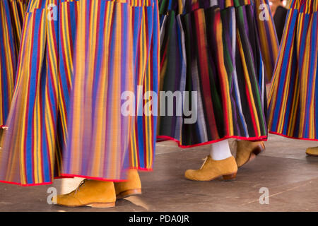 Alcala, Teneriffa, Kanarische Inseln. 30. Mai 2018. Musiker und Tänzer aus lokalen folkloristische Gruppen Durchführung traditioneller Gesang und Tanz in typischer Trad Stockfoto