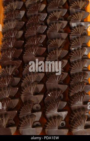 Schokolade, Pralinen und Trüffel von verschiedenen Arten Stockfoto