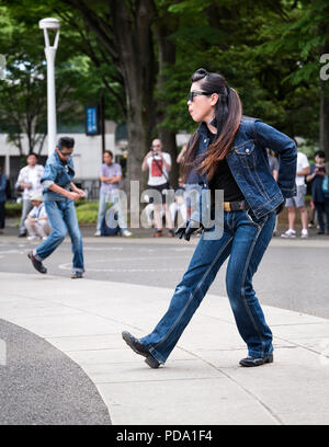 Japan, Insel Honshu, Kanto, Tokio, rockabilly Tänzer im Yoyogi Park. Stockfoto