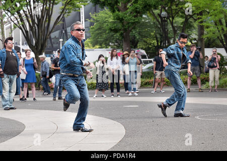 Japan, Insel Honshu, Kanto, Tokio, rockabilly Tänzer im Yoyogi Park. Stockfoto