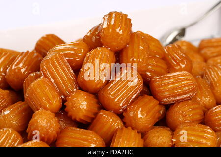 Traditionelles türkisches Dessert tulumba Stockfoto