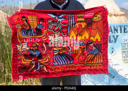 Handgemacht und bunten Peruanischen decken auf Abra la Raya zwischen Cusco und Puno verkauft. Peru Stockfoto