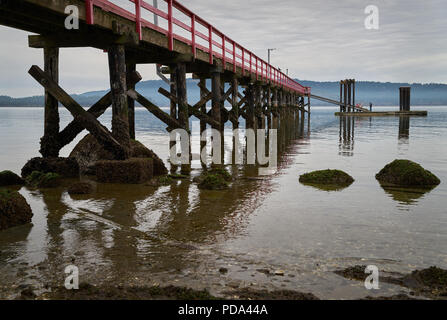 Fernwood Dock, Salt Spring Island, BC. Fernwood Dock, auf Salt Spring Island, ragt in Trincomali Kanal. BC, Kanada. Dolly erschossen. Stockfoto