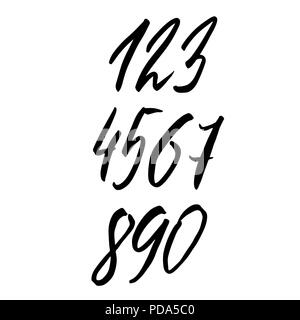 Satz von Kalligrafischen Tinte zahlen. Texturierte trockenen Pinsel Schriftzug. Vector Illustration. Stock Vektor