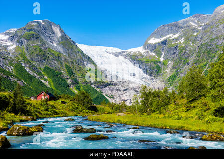 Bøyumbreen, einem Gletscher in Norwegen. Bøyumbreen oder bøyabreen, ist ein Arm der grössten Norwegens Gletscher Jostedalsbreen in Sogn og Fjordane. Stockfoto