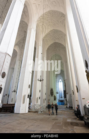 Marienkirche Danzig, mit Blick auf die gotischen Gewölbe des südlichen Seitenschiff der Marienkirche in der Altstadt von Danzig, Pommern, Polen. Stockfoto