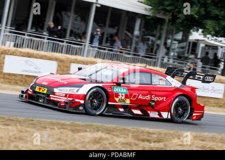 2018 Audi RS5 DTM mit Fahrer Frank Biela am Goodwood Festival 2018 von Geschwindigkeit, Sussex, UK. Stockfoto